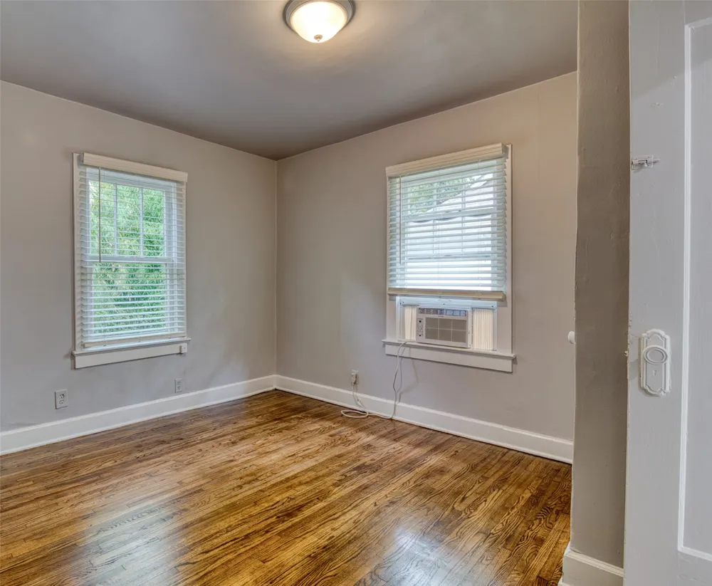 2548 E 8th Street Tulsa, OK 74104