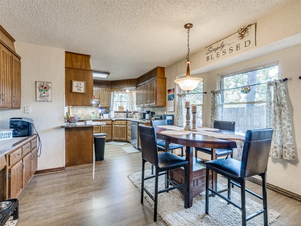326 Spruce Court Sand Springs, OK 74063