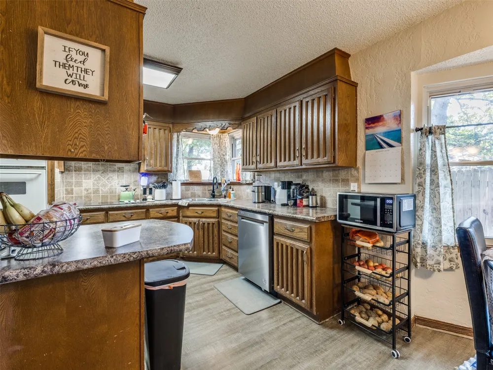 326 Spruce Court Sand Springs, OK 74063