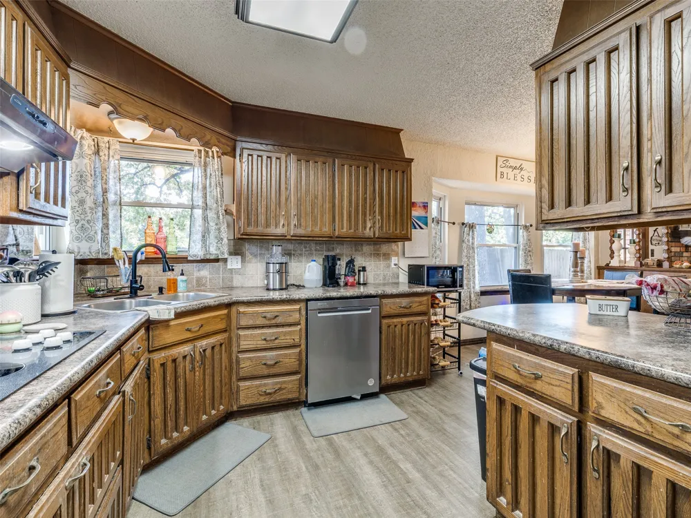 326 Spruce Court Sand Springs, OK 74063