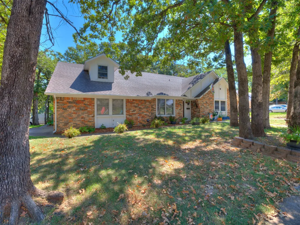 326 Spruce Court Sand Springs, OK 74063