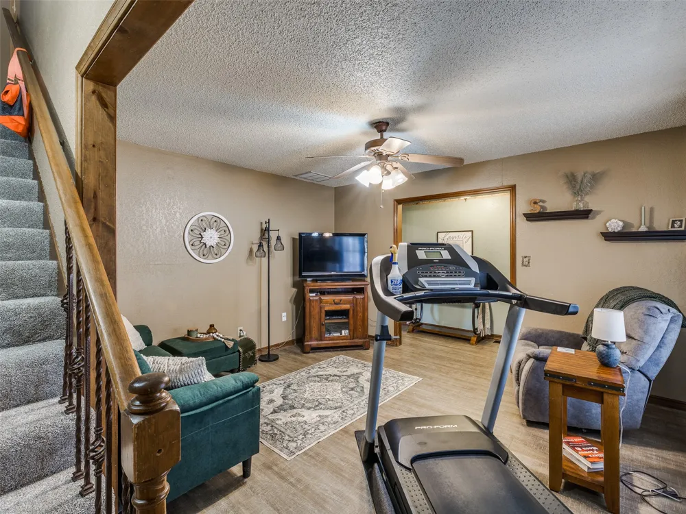 326 Spruce Court Sand Springs, OK 74063