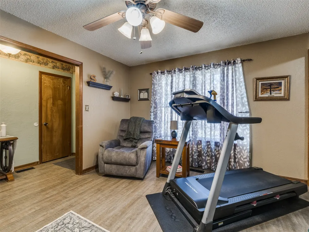 326 Spruce Court Sand Springs, OK 74063
