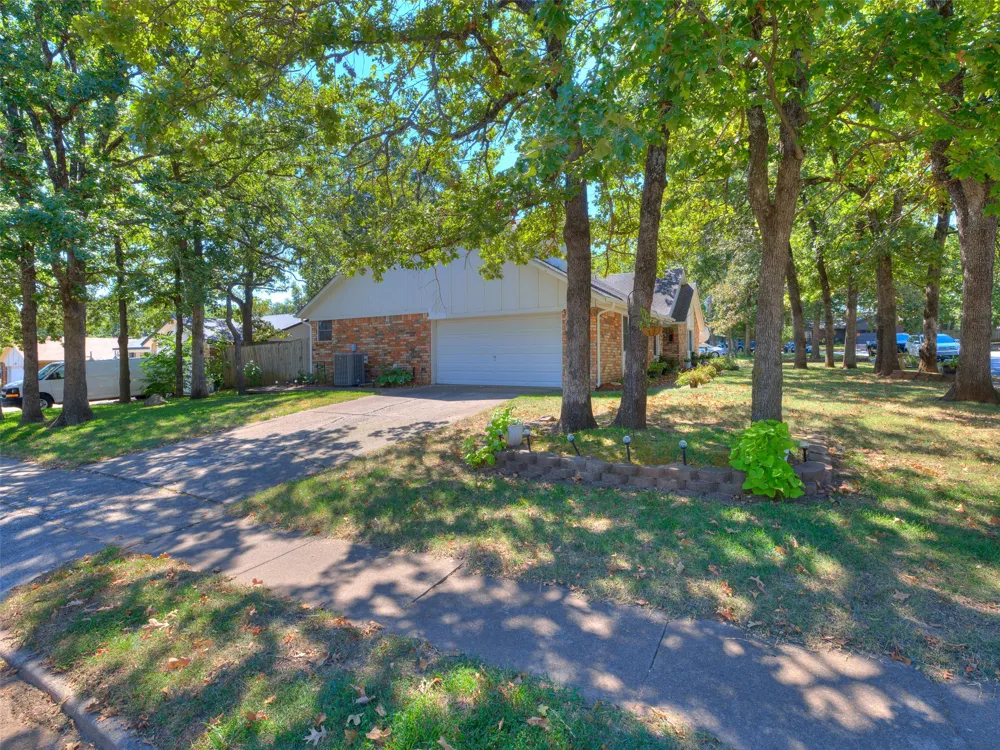 326 Spruce Court Sand Springs, OK 74063