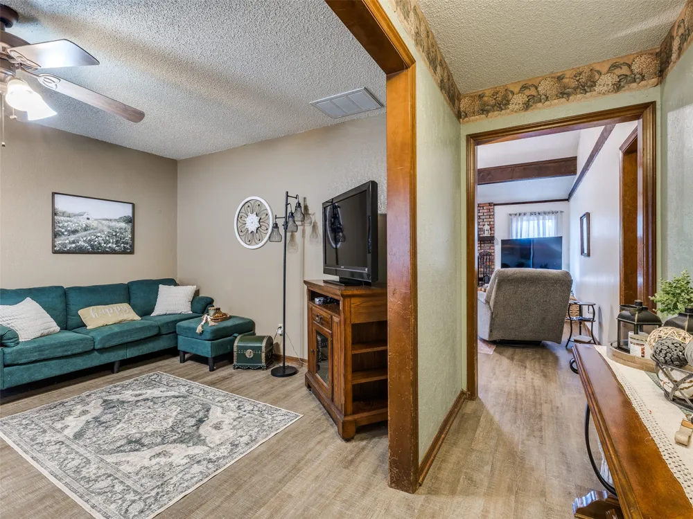 326 Spruce Court Sand Springs, OK 74063