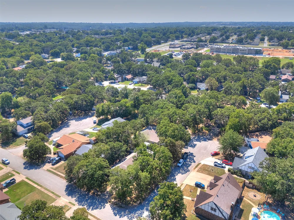 326 Spruce Court Sand Springs, OK 74063