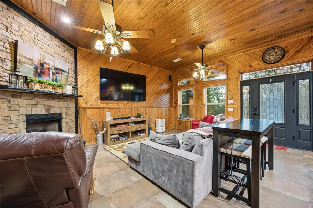 114 BK 1860 ROAD Stigler, OK 74462