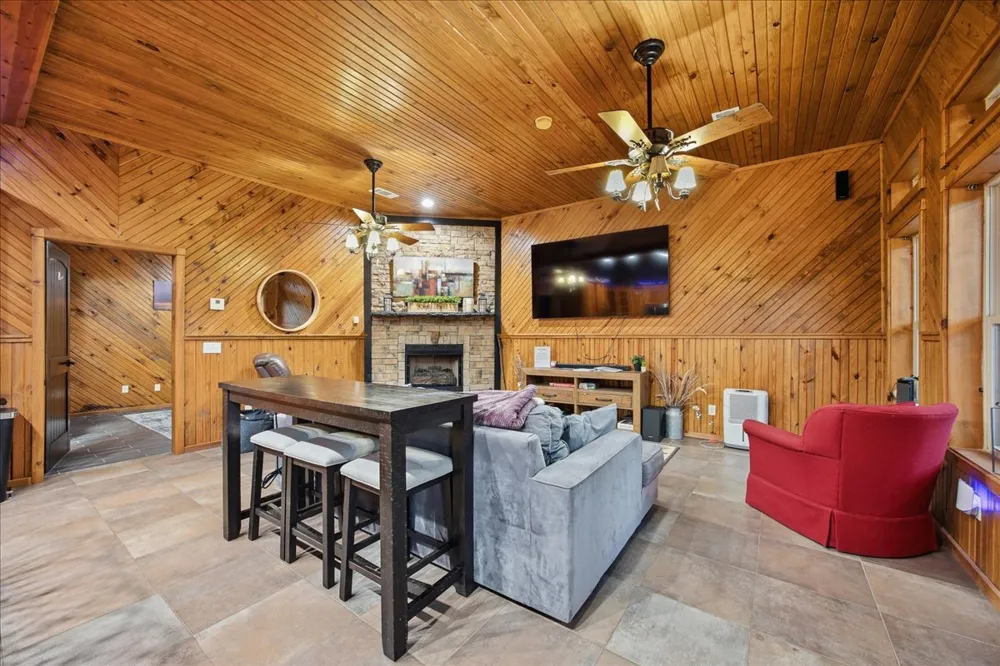 114 BK 1860 ROAD Stigler, OK 74462