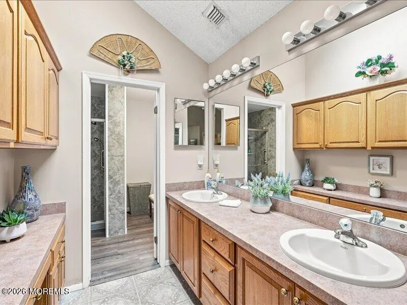 108 Longwood Drive Manahawkin, NJ 08050