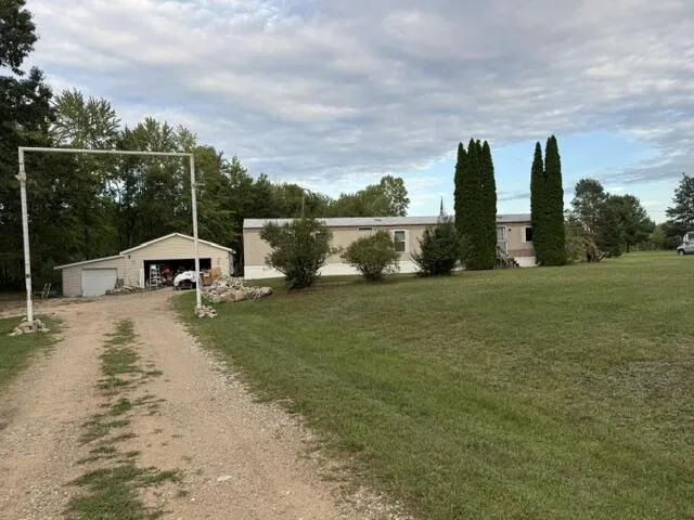 16380 Ritchie Avenue NE Nelson Township, MI 49343