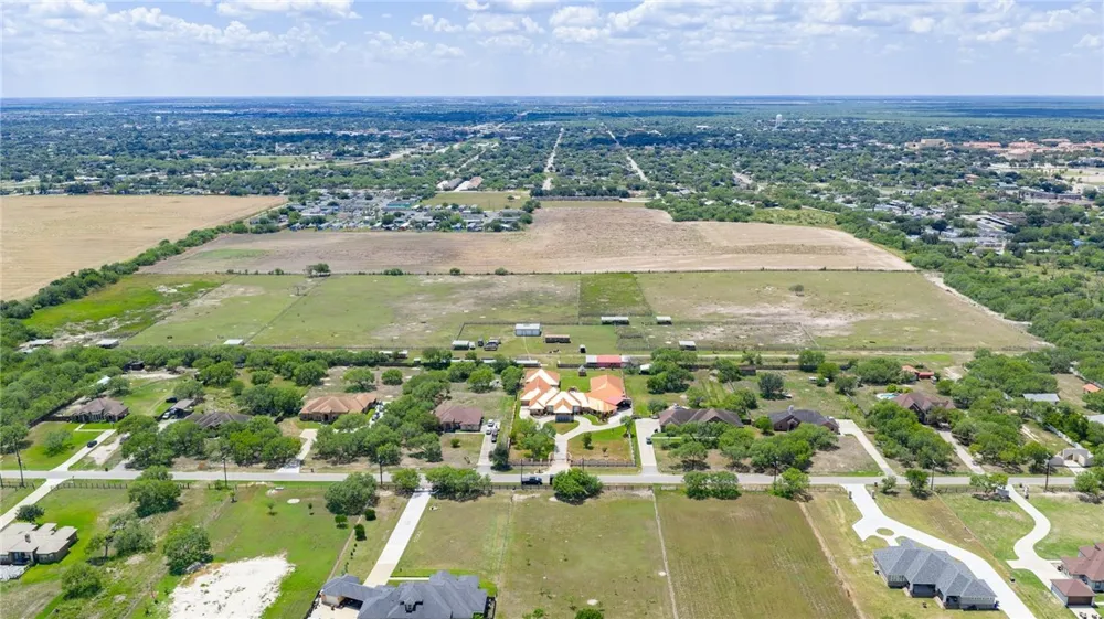 401 W Sage Drive Kingsville, TX 78363