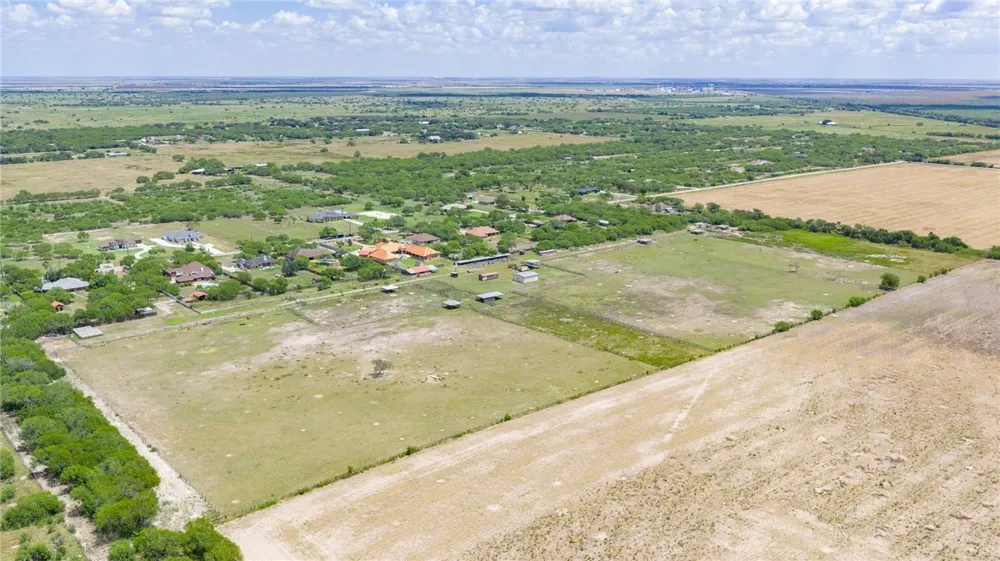 401 W Sage Drive Kingsville, TX 78363