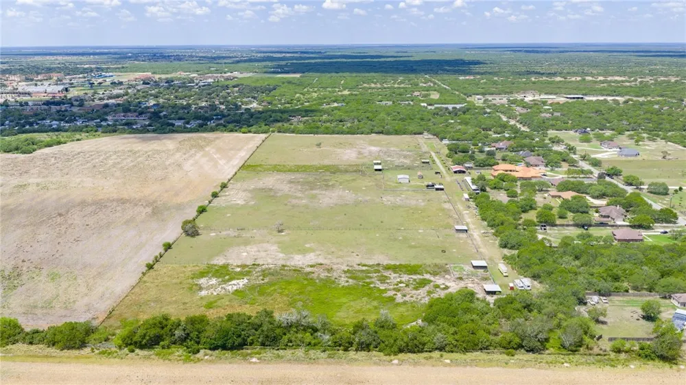 401 W Sage Drive Kingsville, TX 78363