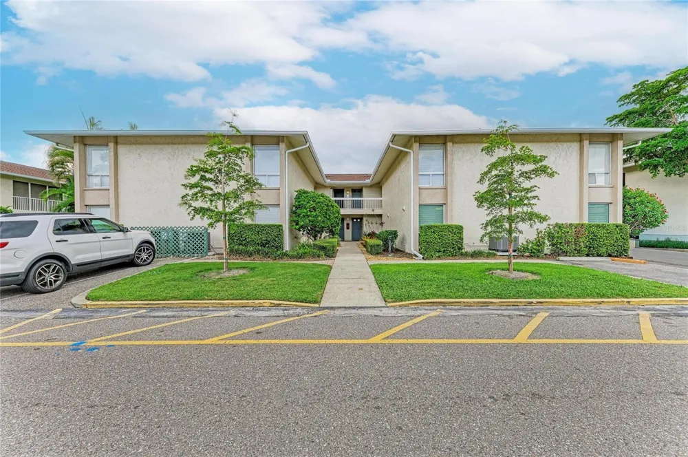 2121 WOOD STREET #113 Sarasota, FL 34237