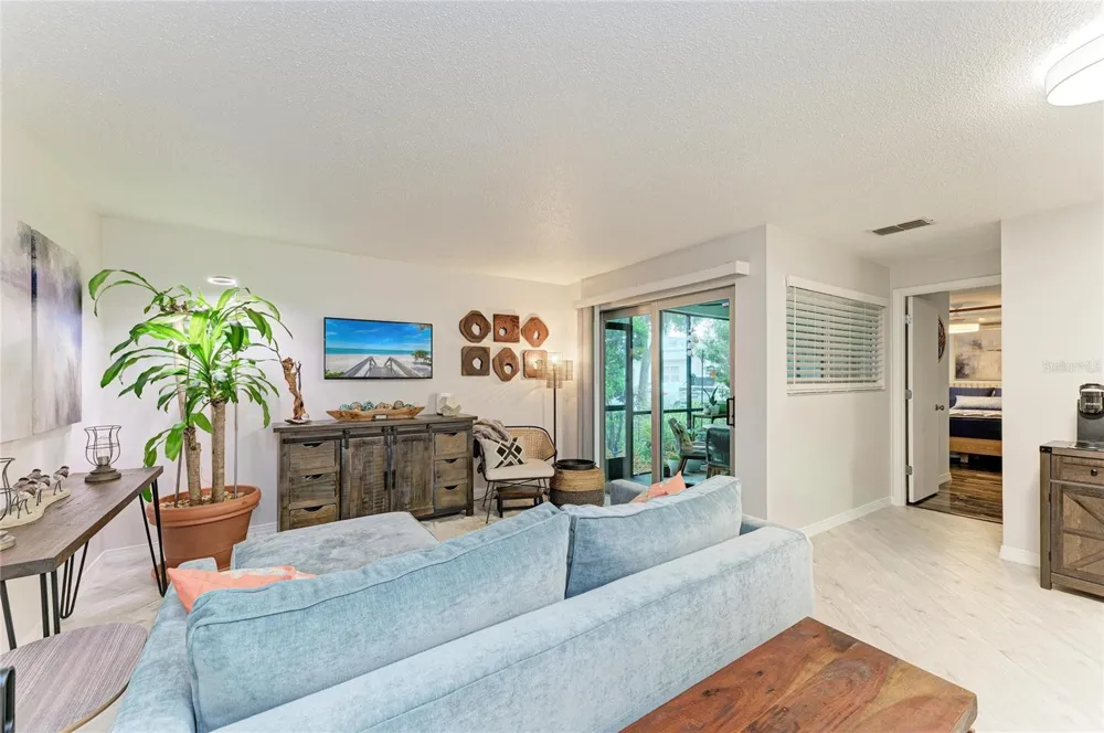 2121 WOOD STREET #113 Sarasota, FL 34237