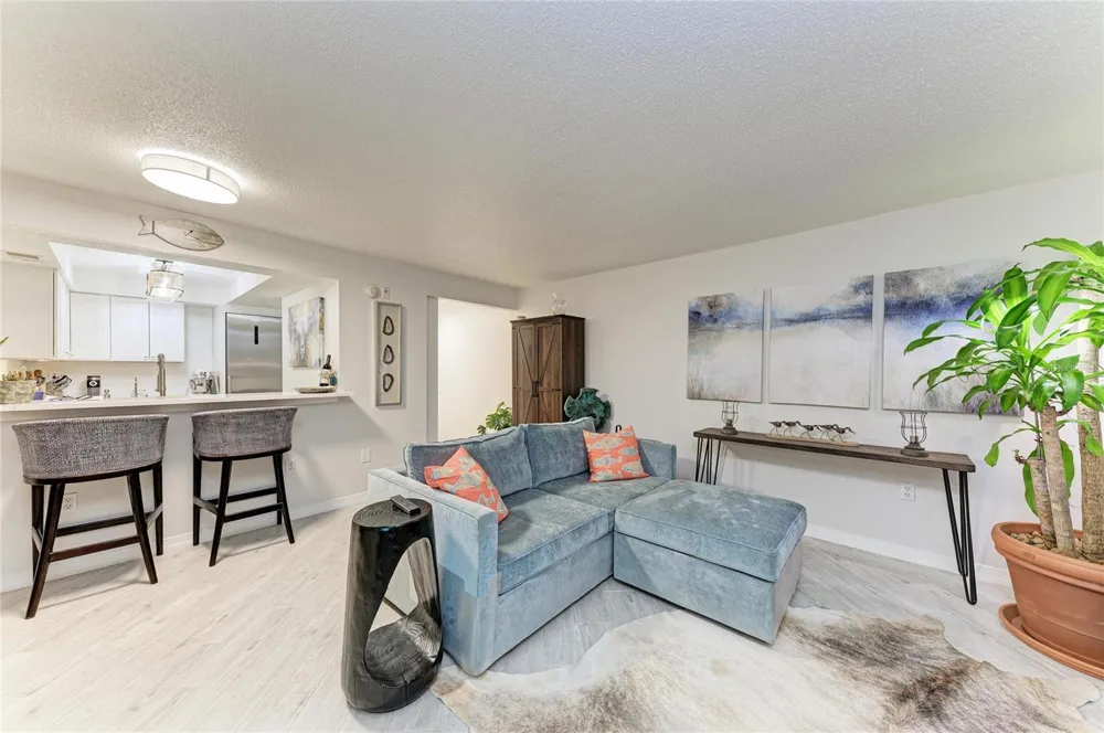 2121 WOOD STREET #113 Sarasota, FL 34237