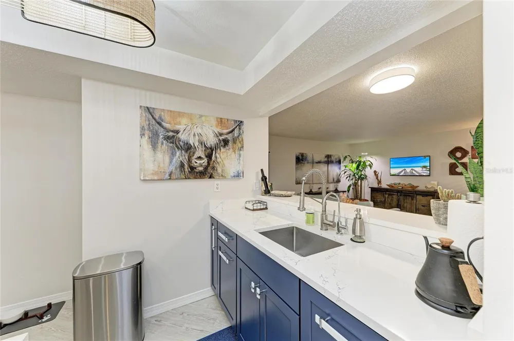 2121 WOOD STREET #113 Sarasota, FL 34237