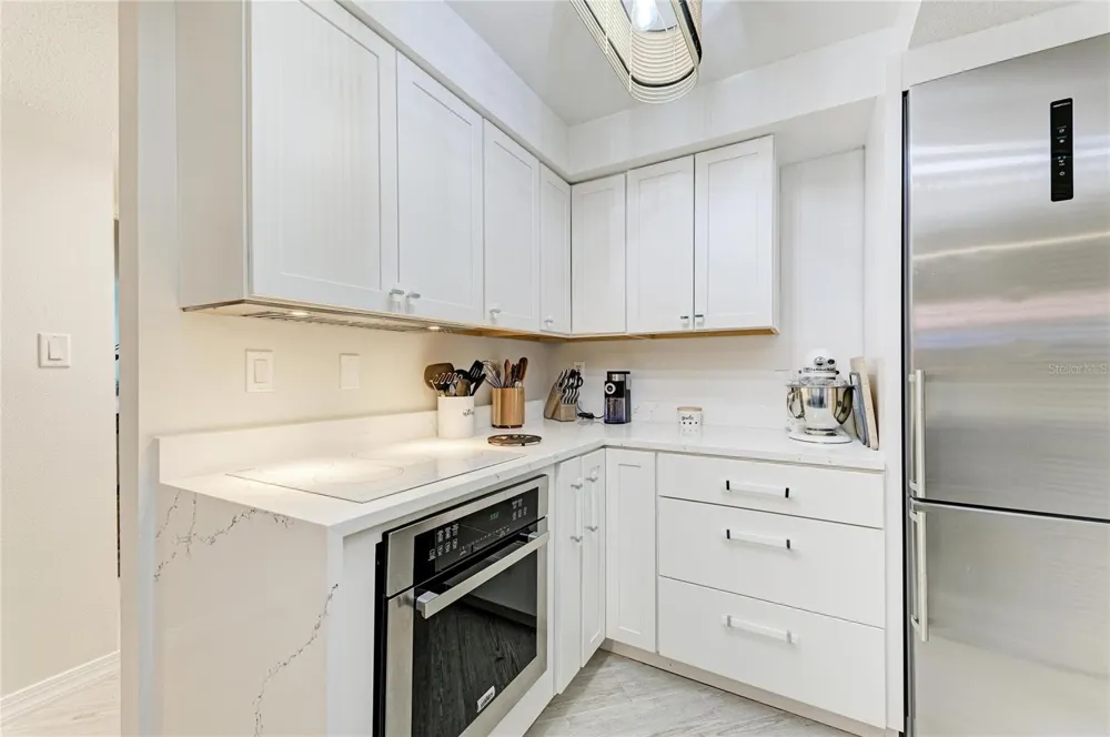 2121 WOOD STREET #113 Sarasota, FL 34237