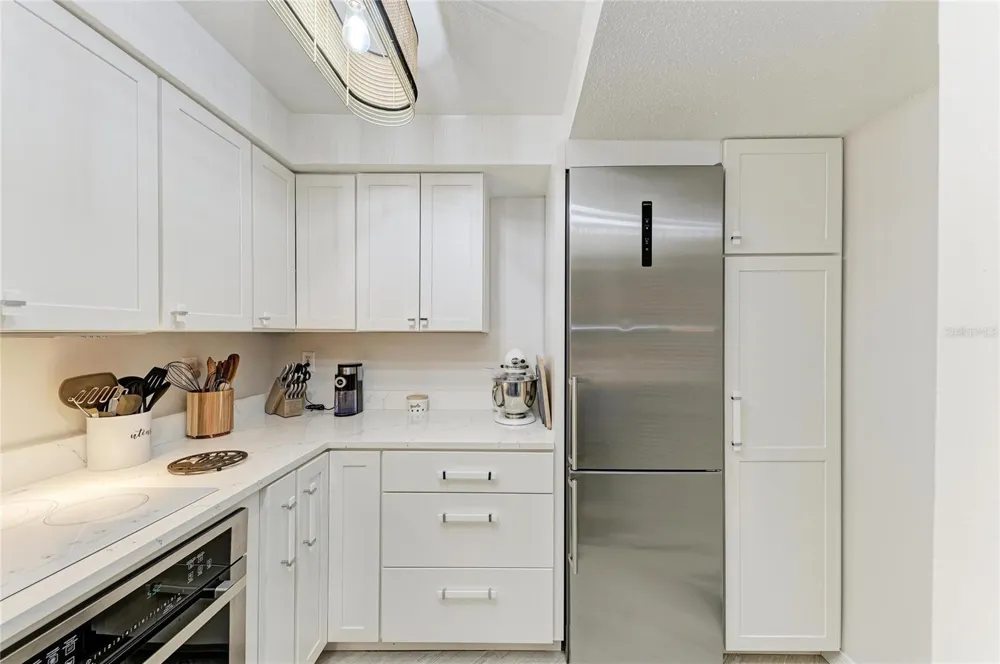2121 WOOD STREET #113 Sarasota, FL 34237