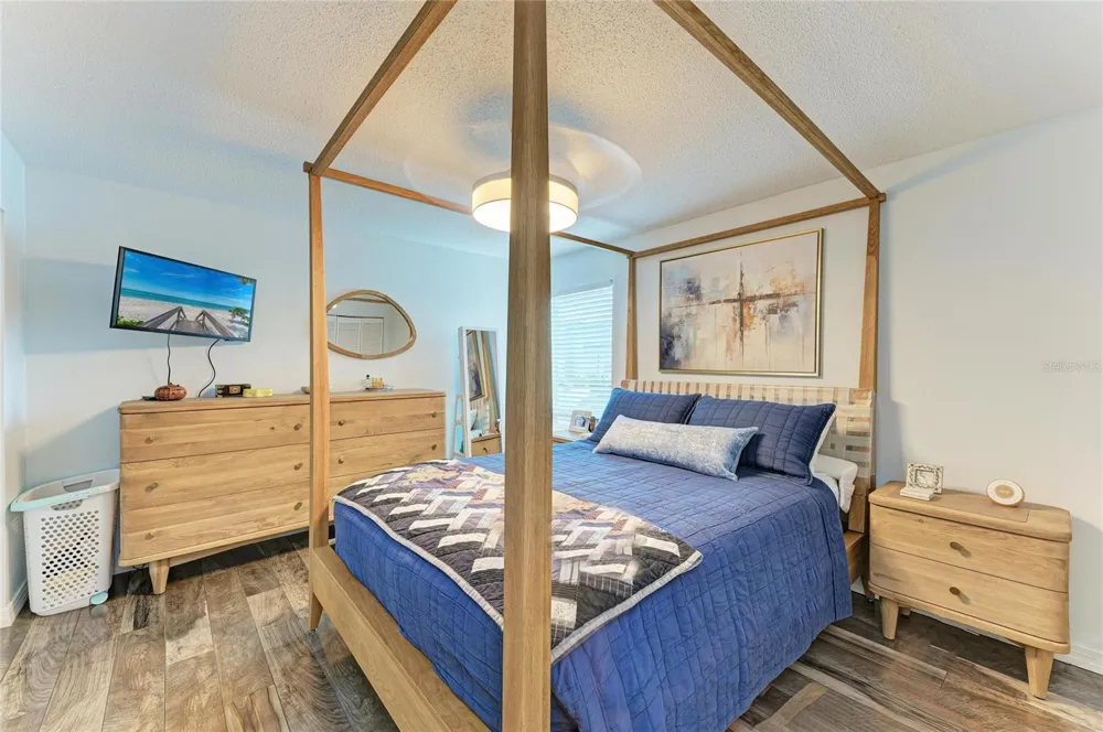 2121 WOOD STREET #113 Sarasota, FL 34237