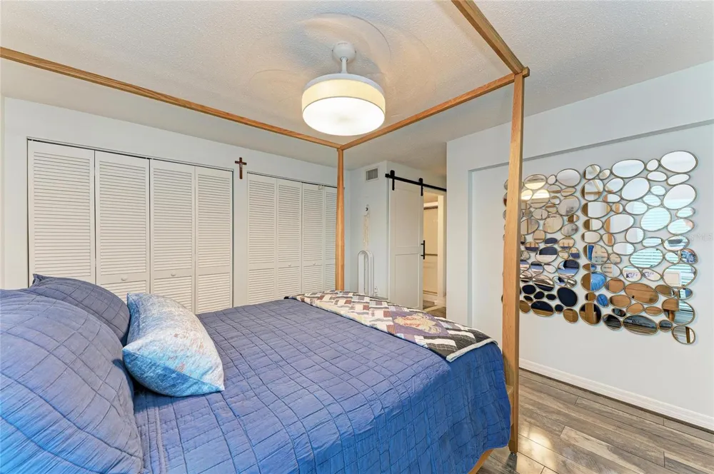 2121 WOOD STREET #113 Sarasota, FL 34237