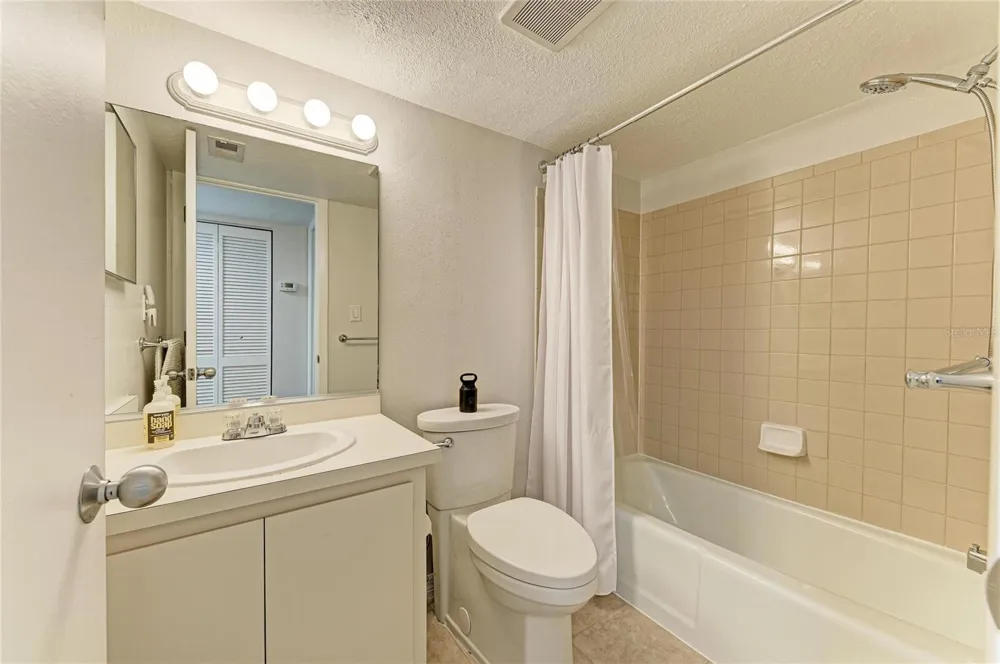 2121 WOOD STREET #113 Sarasota, FL 34237