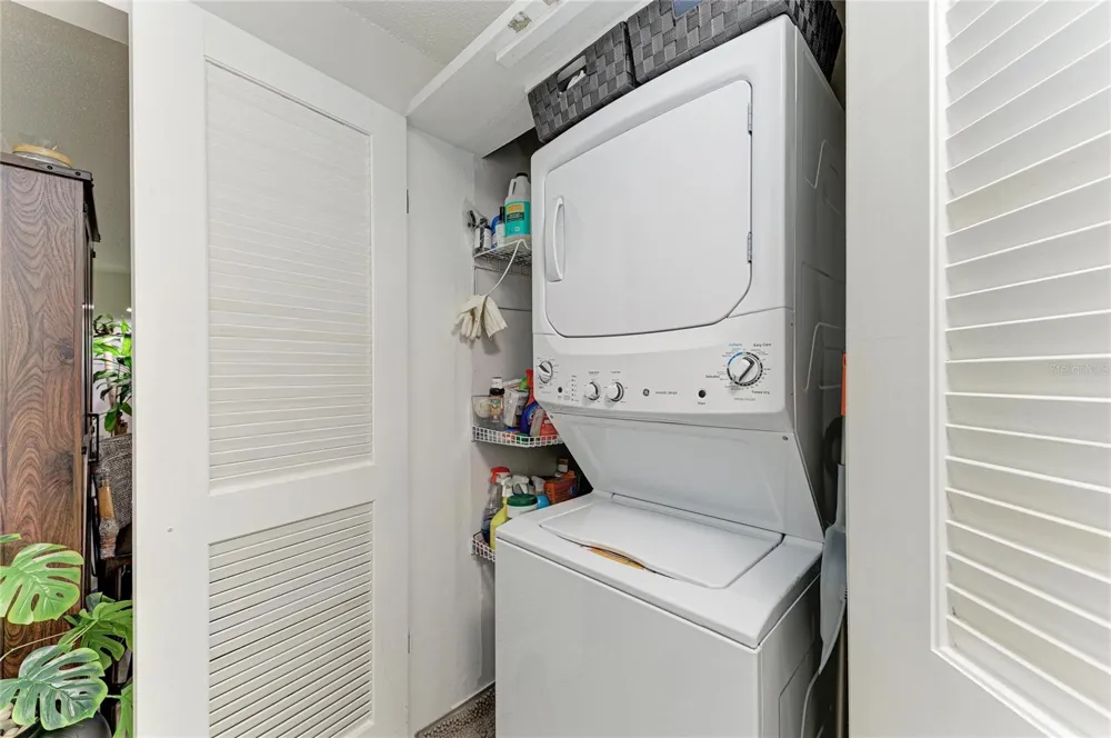 2121 WOOD STREET #113 Sarasota, FL 34237