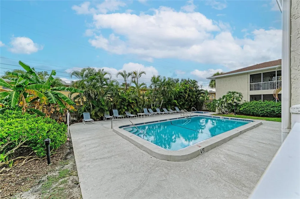 2121 WOOD STREET #113 Sarasota, FL 34237
