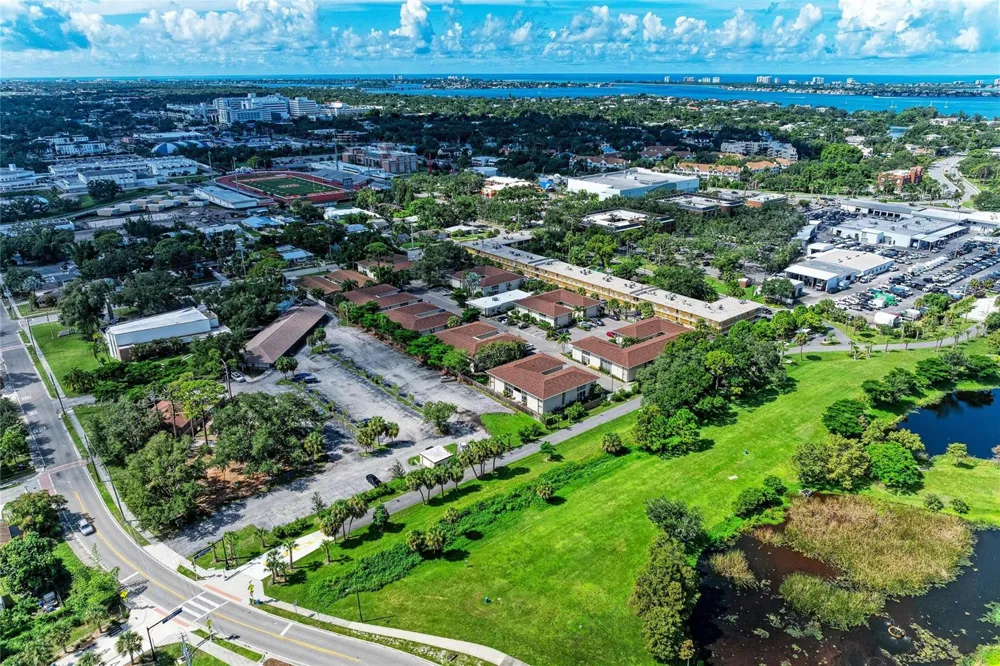 2121 WOOD STREET #113 Sarasota, FL 34237
