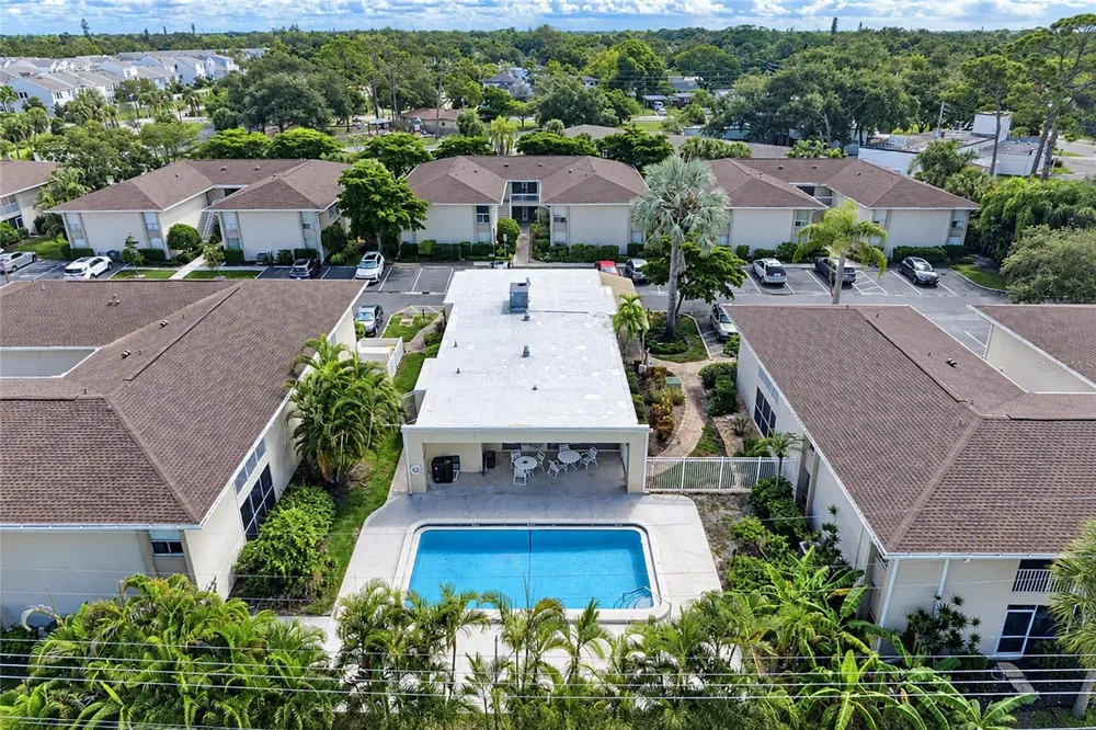 2121 WOOD STREET #113 Sarasota, FL 34237