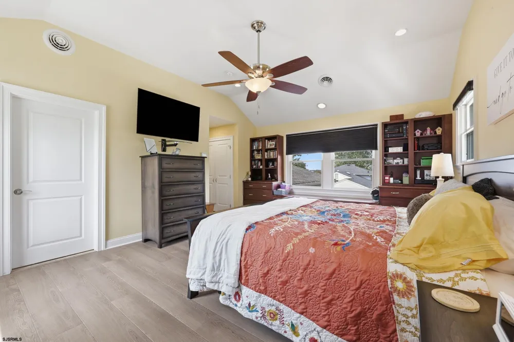 16 Fresh Spring Cove Somers Point, NJ 08244