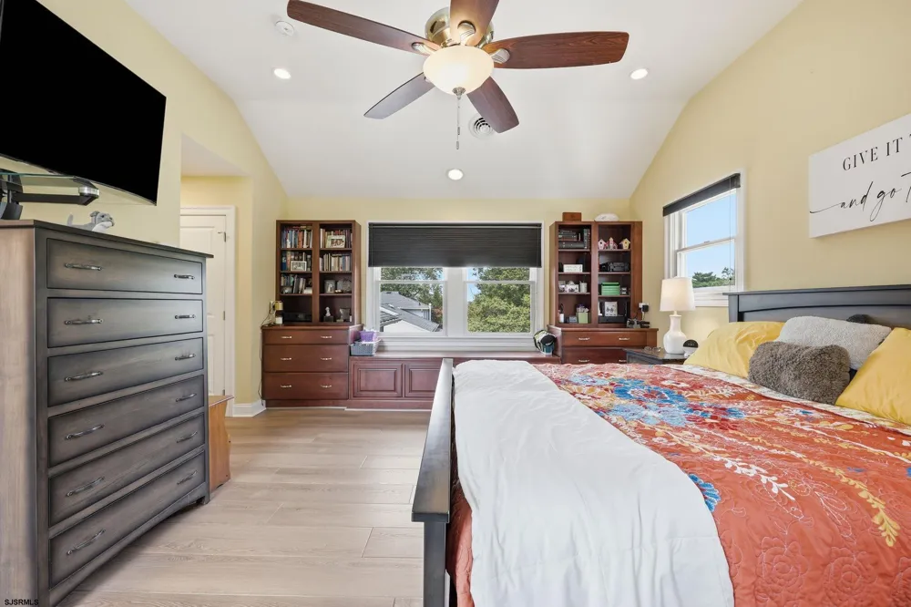 16 Fresh Spring Cove Somers Point, NJ 08244