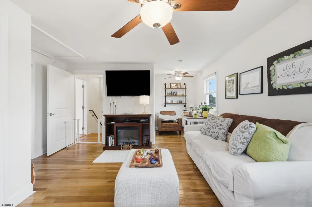 16 Fresh Spring Cove Somers Point, NJ 08244