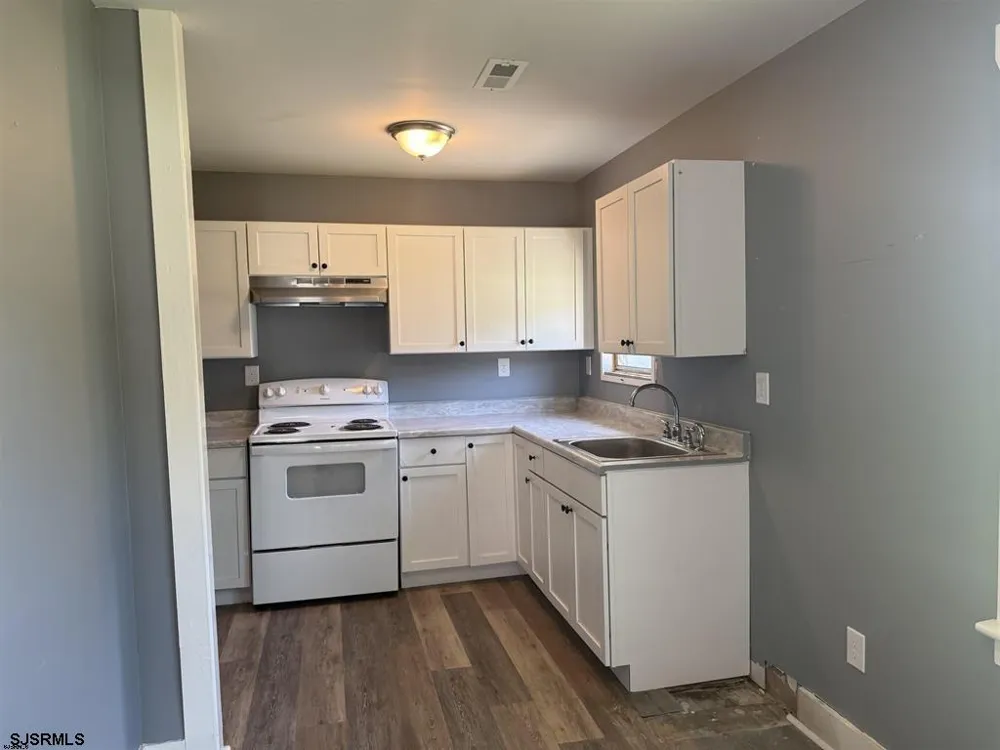 109 Georgia Road Pennsville Township, NJ 08070
