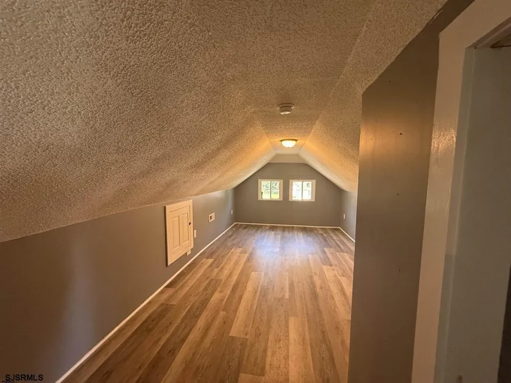 109 Georgia Road Pennsville Township, NJ 08070