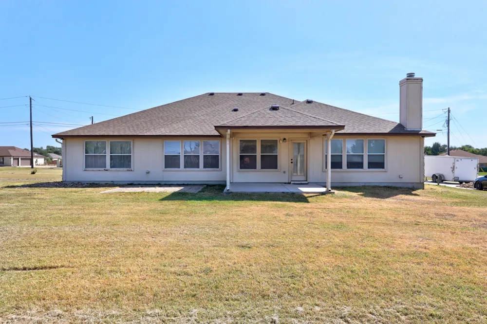 104 S Buckboard Liberty Hill, TX 78642