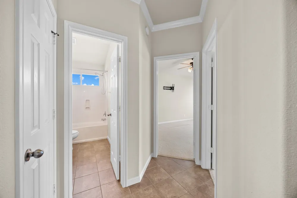 104 S Buckboard Liberty Hill, TX 78642