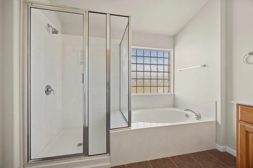 104 S Buckboard Liberty Hill, TX 78642