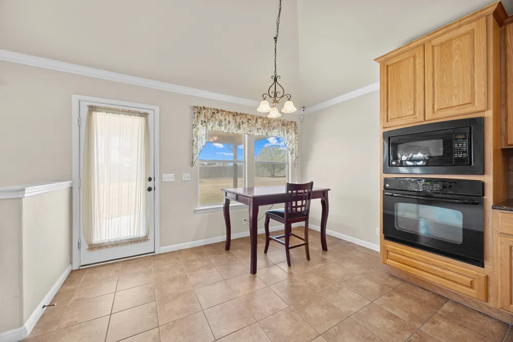 104 S Buckboard Liberty Hill, TX 78642