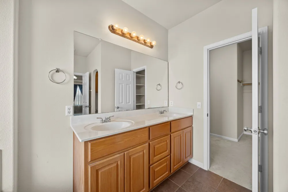 104 S Buckboard Liberty Hill, TX 78642