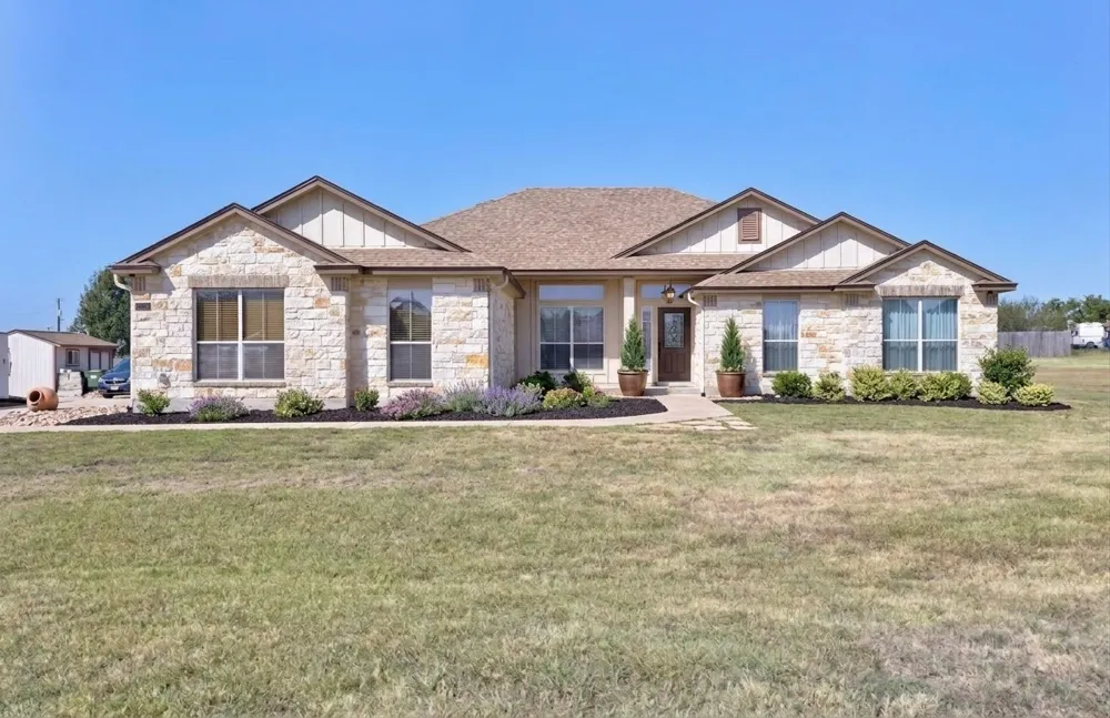 104 S Buckboard Liberty Hill, TX 78642