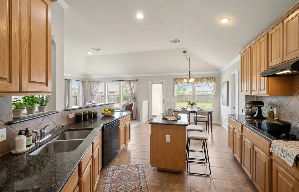 104 S Buckboard Liberty Hill, TX 78642
