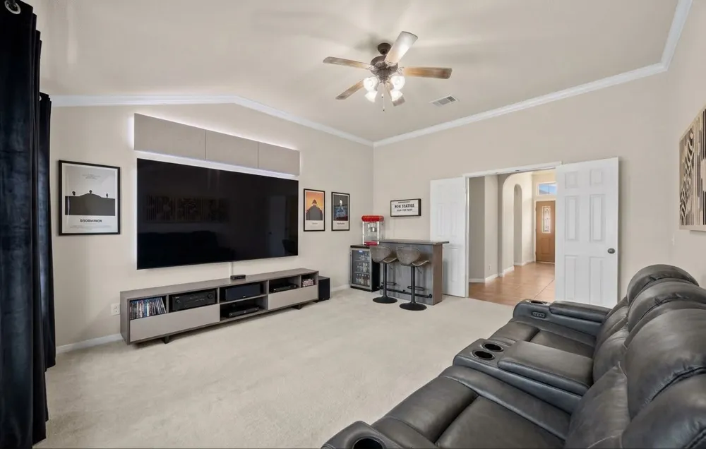 104 S Buckboard Liberty Hill, TX 78642