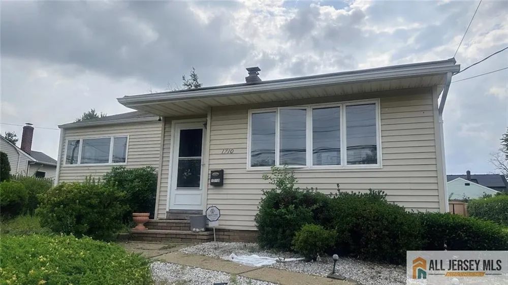 1710 Lincoln Highway Edison, NJ 08817