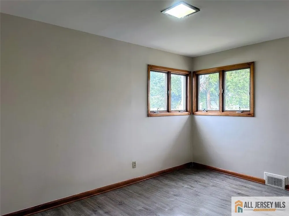 1710 Lincoln Highway Edison, NJ 08817