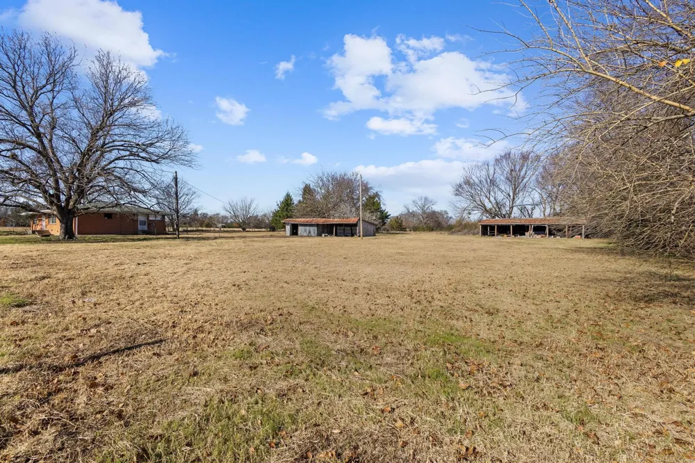 3467 E Fm 120 Denison, TX 75021
