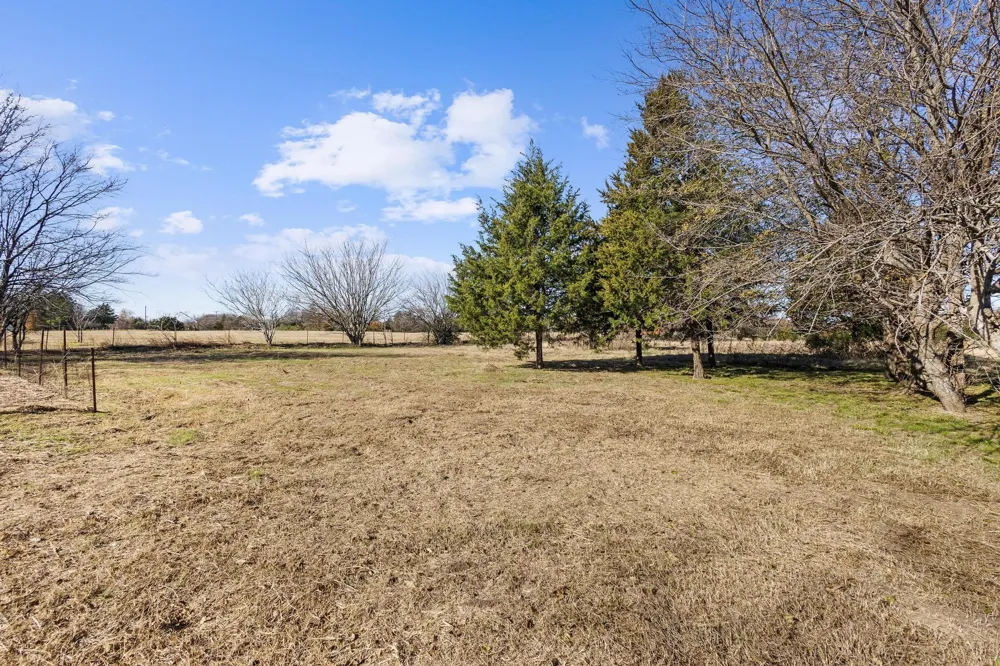 3467 E Fm 120 Denison, TX 75021