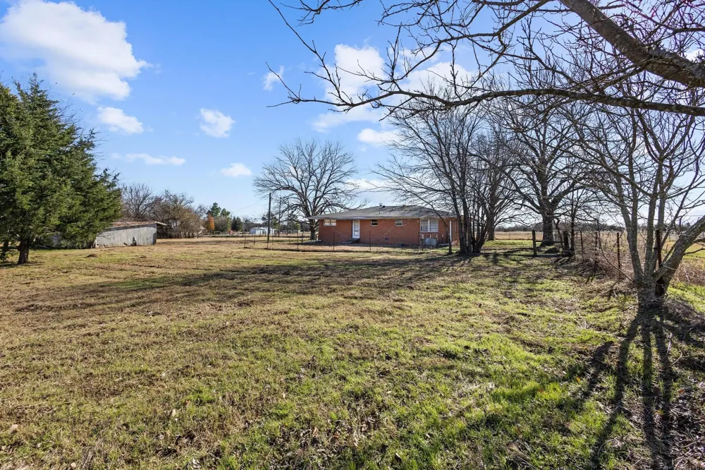3467 E Fm 120 Denison, TX 75021