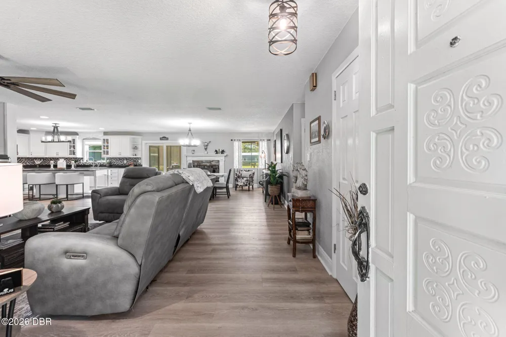 2131 W Poinsettia Drive Port Orange, FL 32128