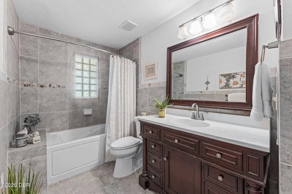2131 W Poinsettia Drive Port Orange, FL 32128